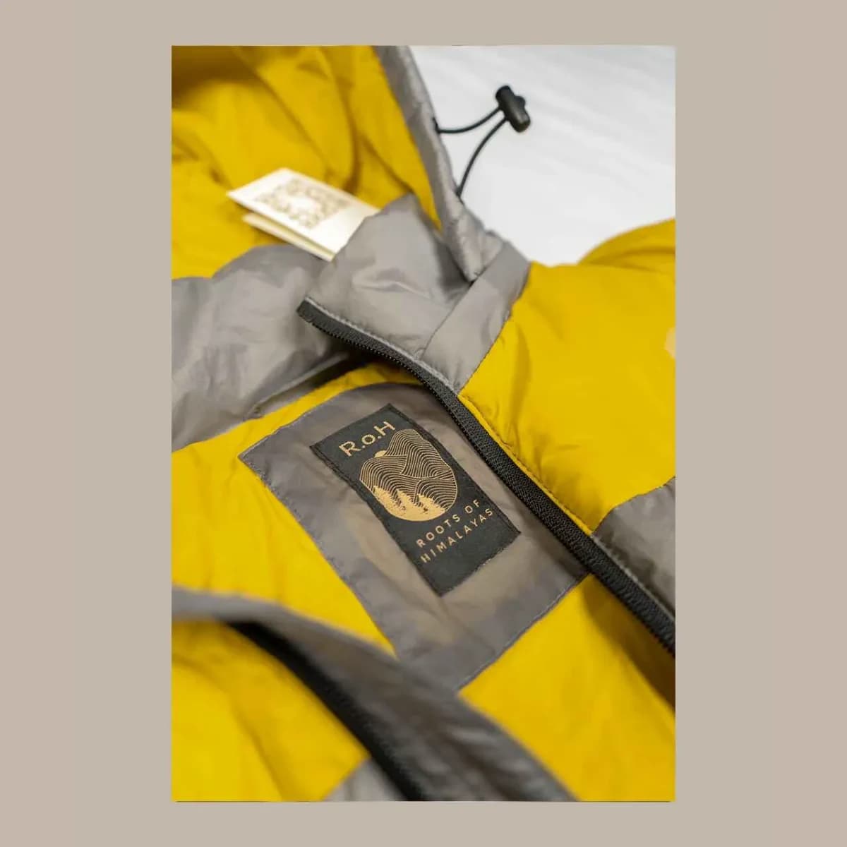 Thermochrome Color-Changing Ski Jacket — Warmth up to -10°C - View 5